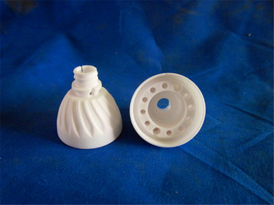 E14-C37 LED陶瓷散热外壳，D37*H40，95瓷